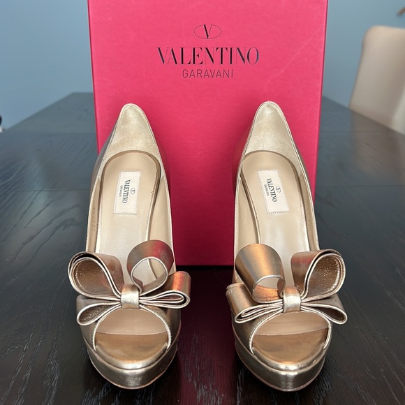 Valentino Garavani Shoes - Valentino Couture Bow Pumps